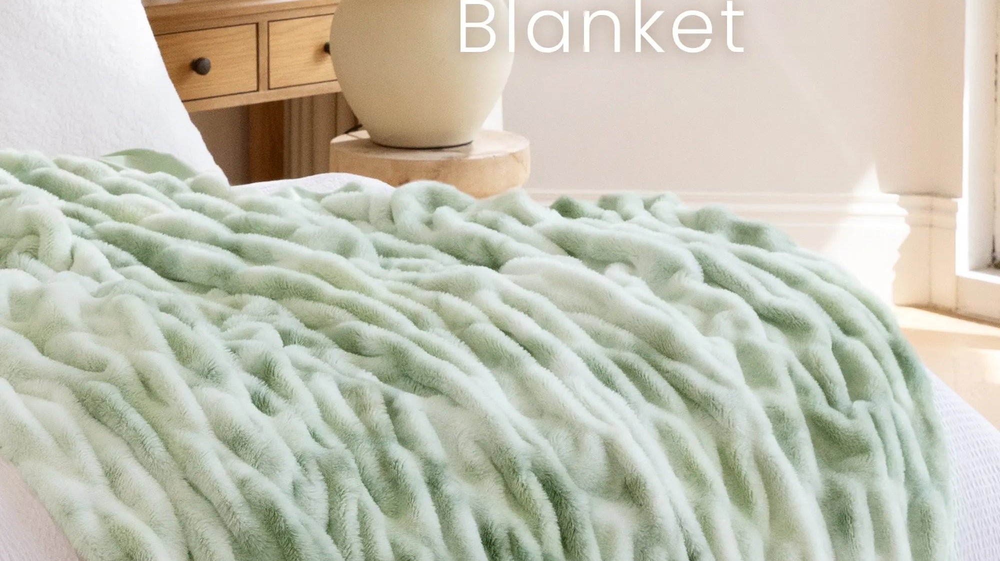 5 Ways to Create a Cozy and Stylish Living Room with blunique's Faux Fur Blankets - Blunique