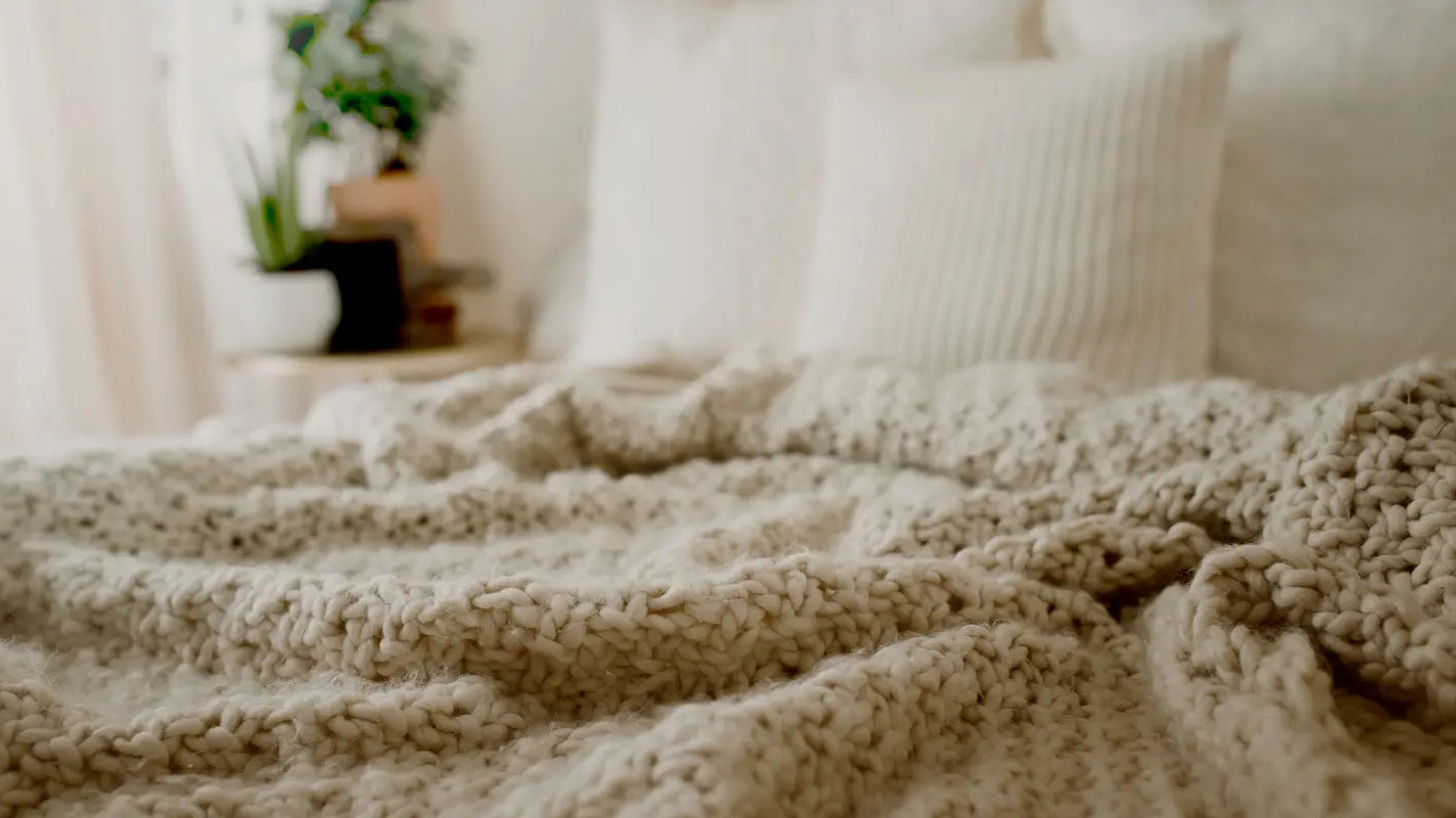 Throws vs. Blankets: Understanding the Differences and Choosing the Perfect Cozy Companion - Blunique
