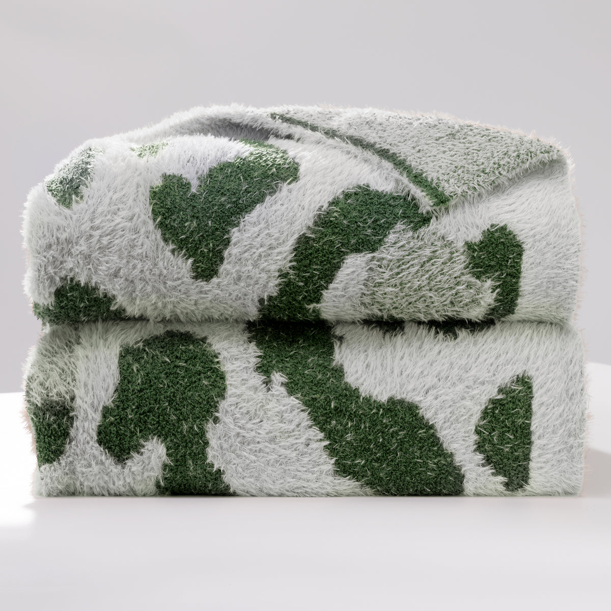 blunique - Leopard Print - Super Soft - Feather Yarn Blanket