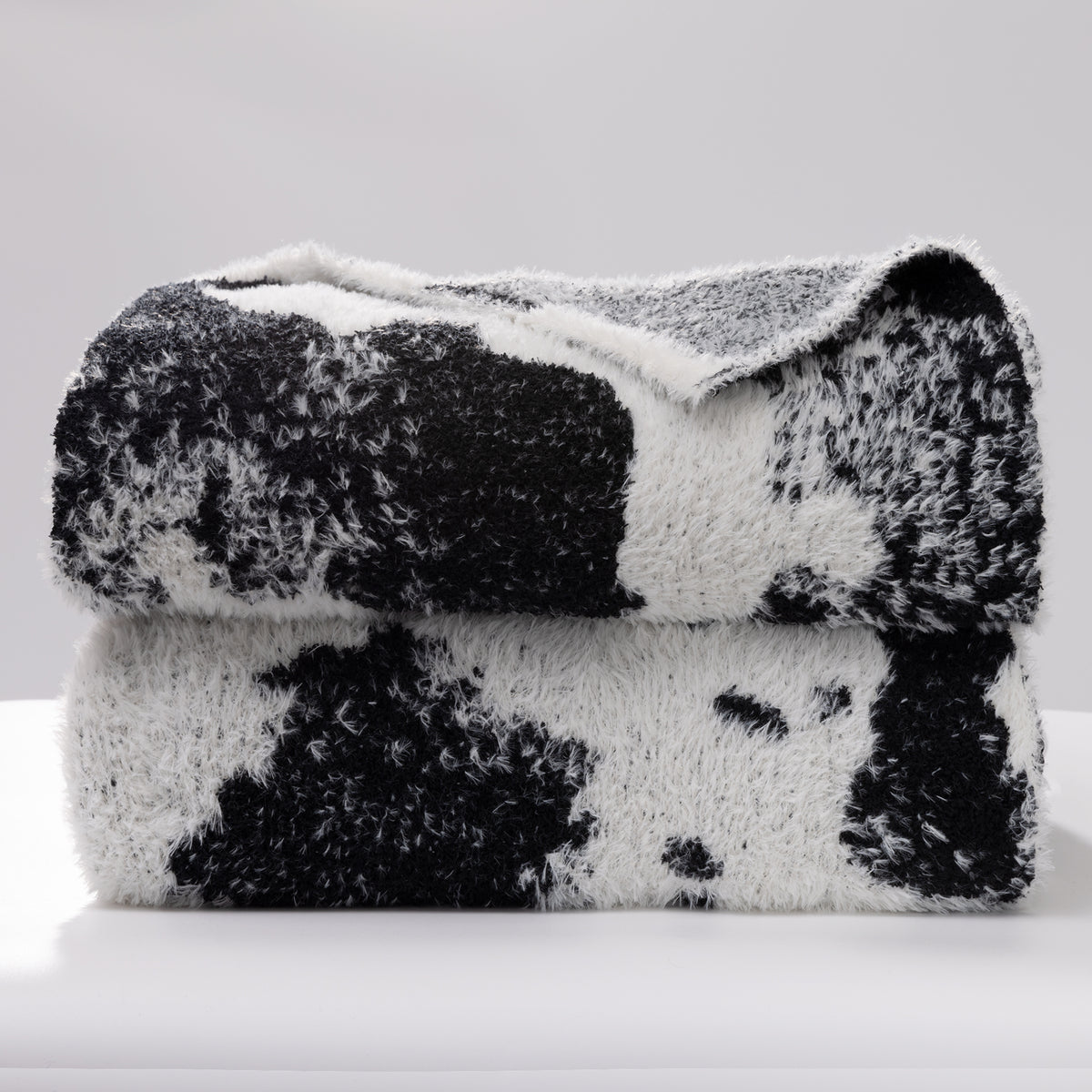 blunique - Cow Print  Super Soft  Blanket