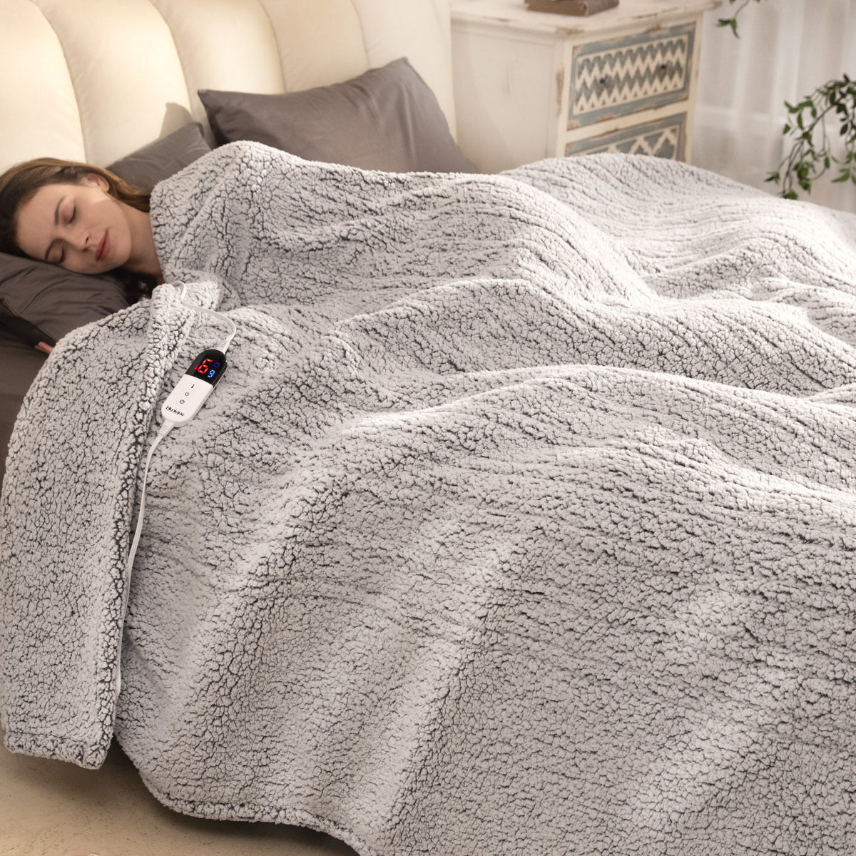 blunique -  Double Sided Cozy Sherpa Heated Throw Blanket  Queen Size