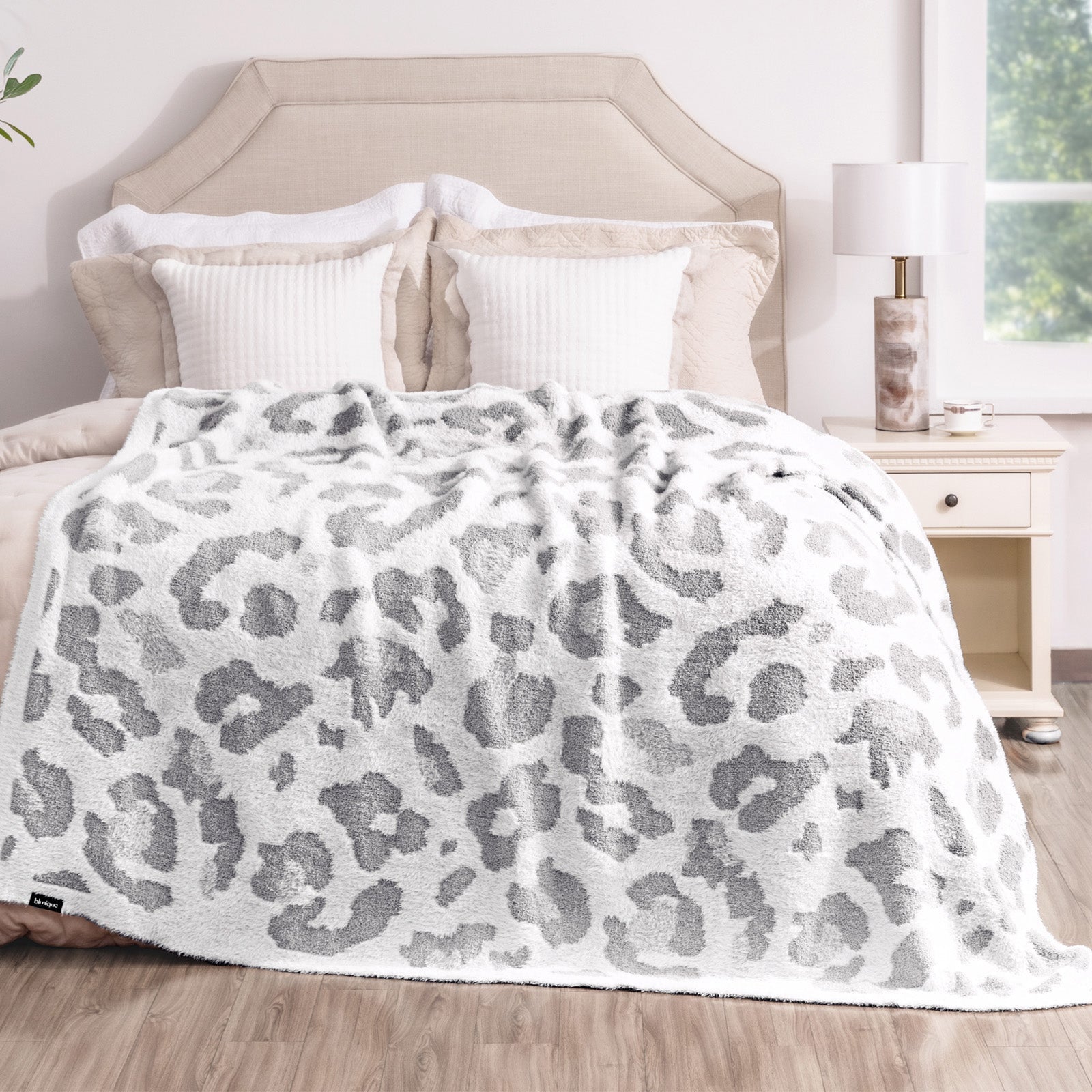 blunique - Leopard Print - Super Soft - Feather Yarn Blanket Blunique