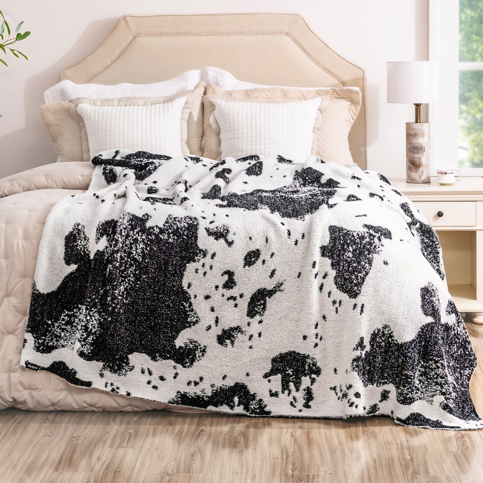 blunique - Cow Print Super Soft Blanket Blunique