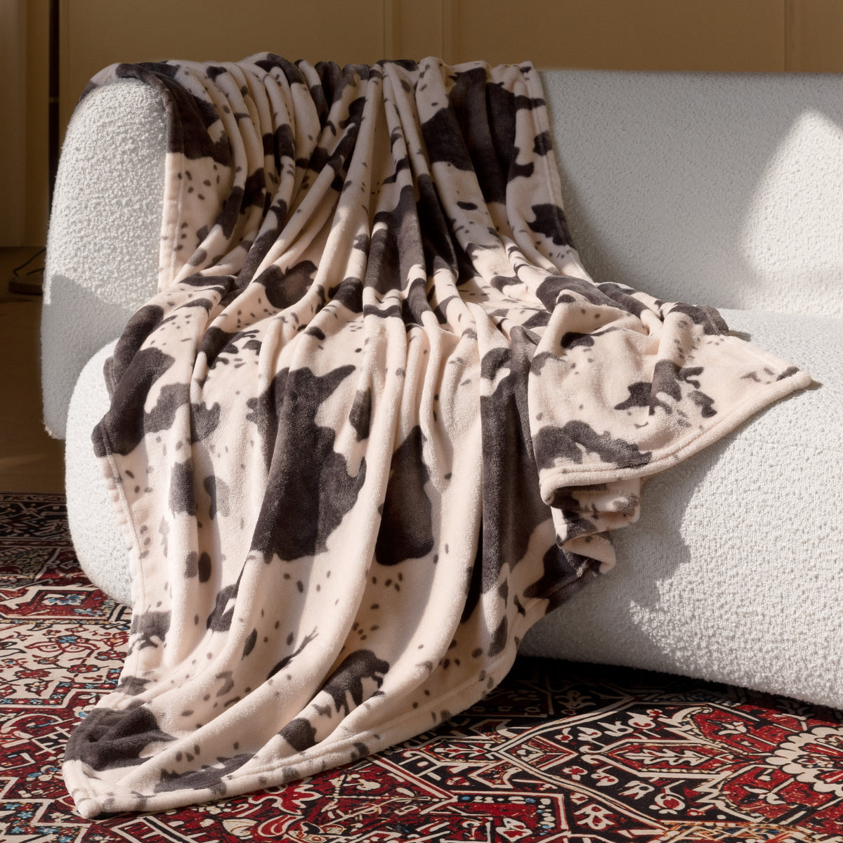 blunique - Soft Cow Print Blanket - Flannel Fleece - All-Seasons