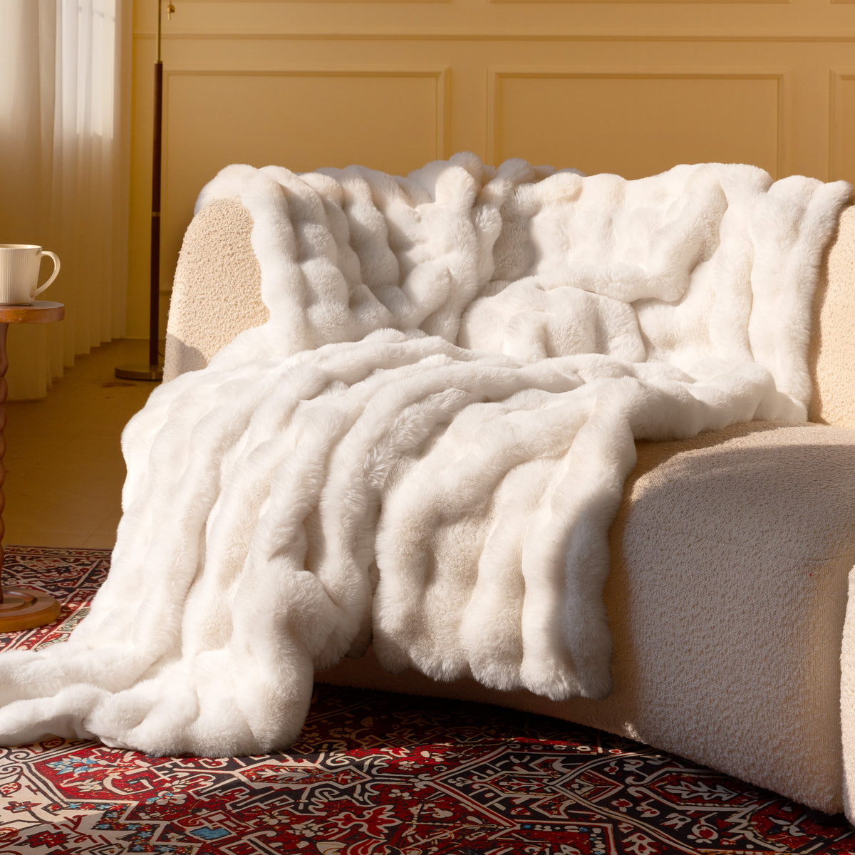 blunique - Premium Faux Fur Bubble Throw & Blanket