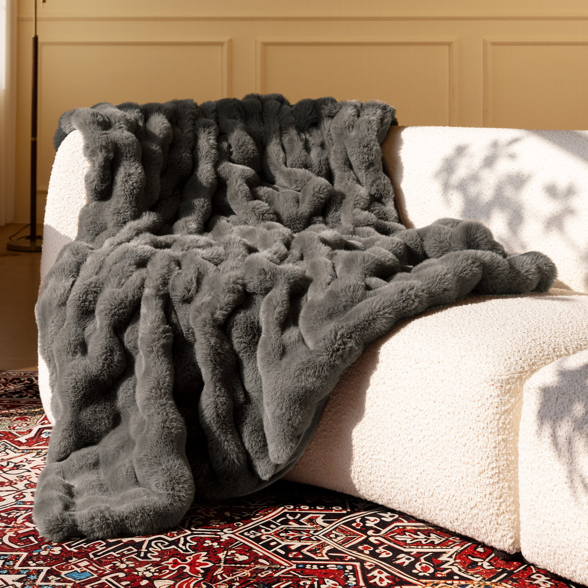 blunique - Premium Faux Fur Bubble Throw & Blanket