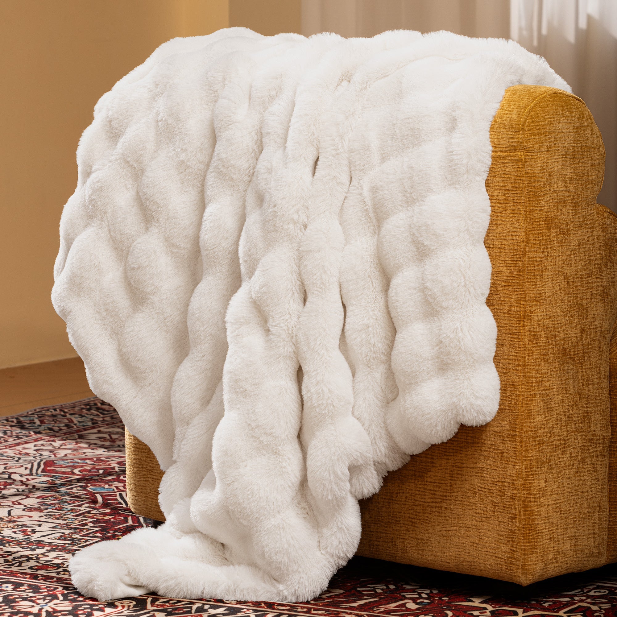 blunique - Premium Faux Fur Bubble Throw & Blanket blunique