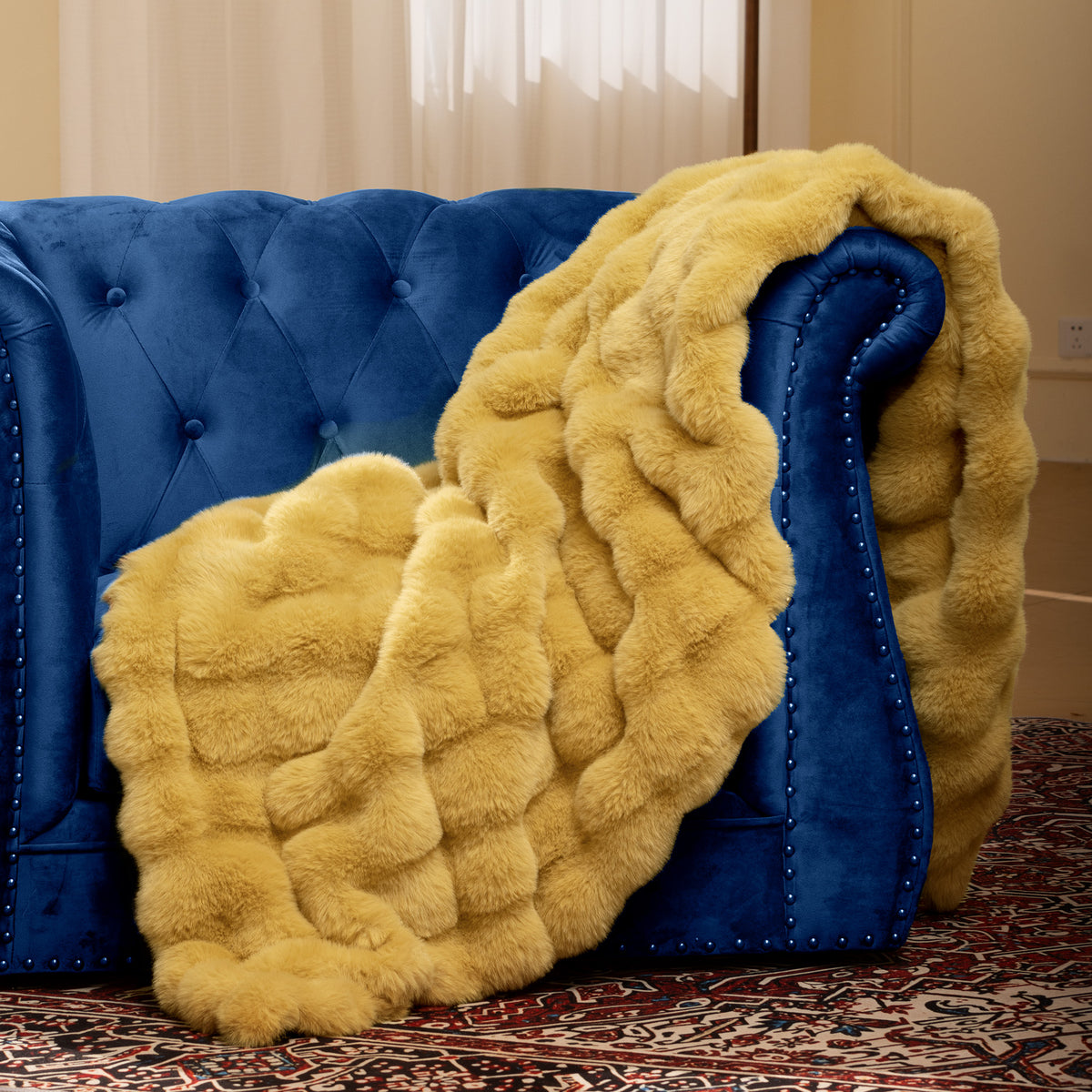 blunique - Premium Faux Fur Bubble Throw & Blanket