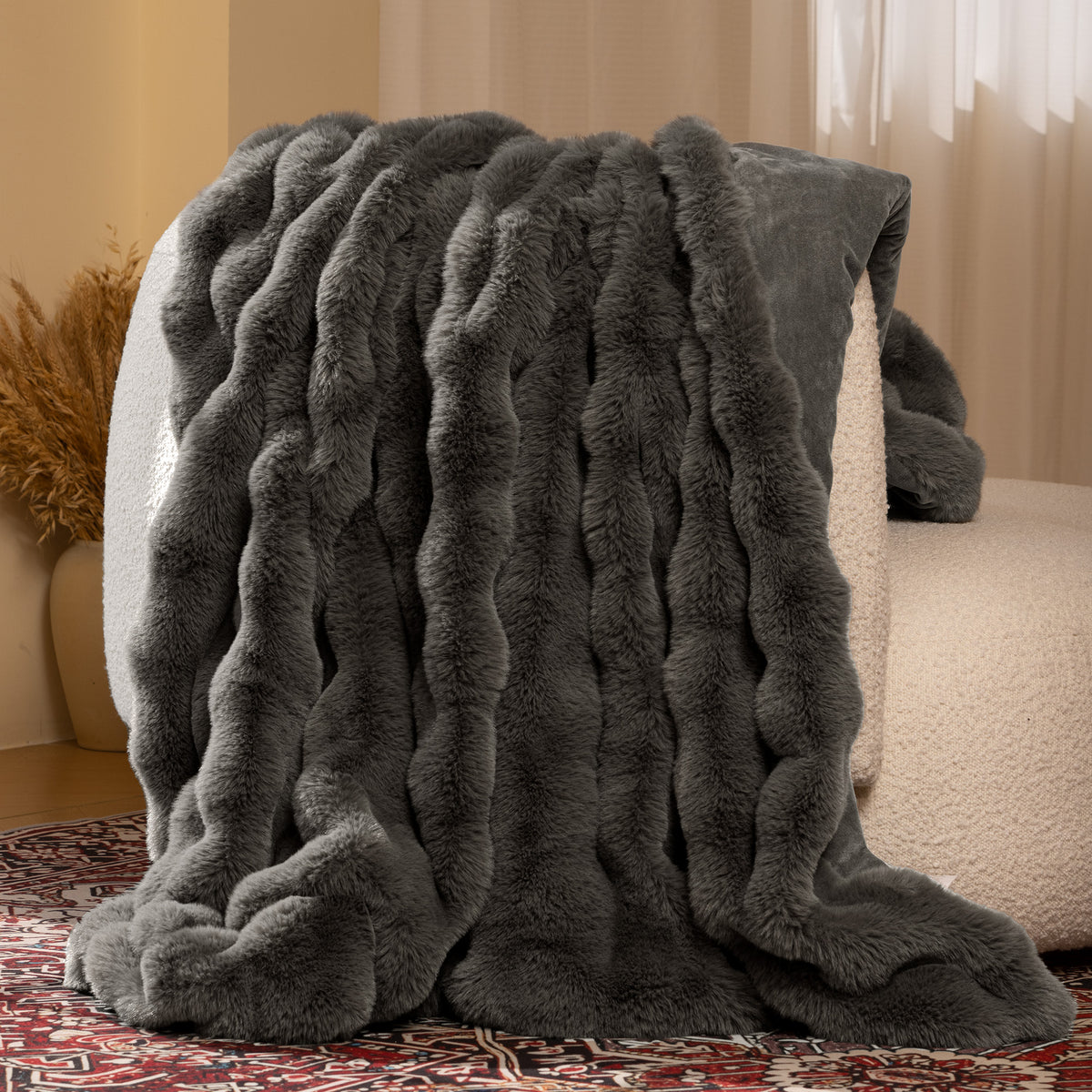 blunique - Premium Faux Fur Bubble Throw & Blanket