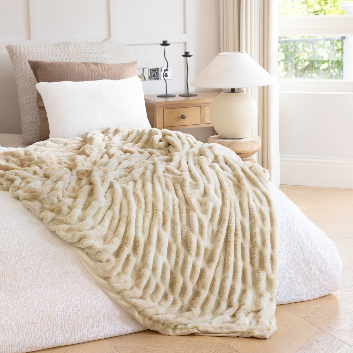 blunique - Luxury Faux Fur Blanket