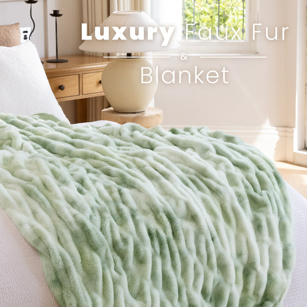 5 Ways to Create a Cozy and Stylish Living Room with blunique's Faux Fur Blankets