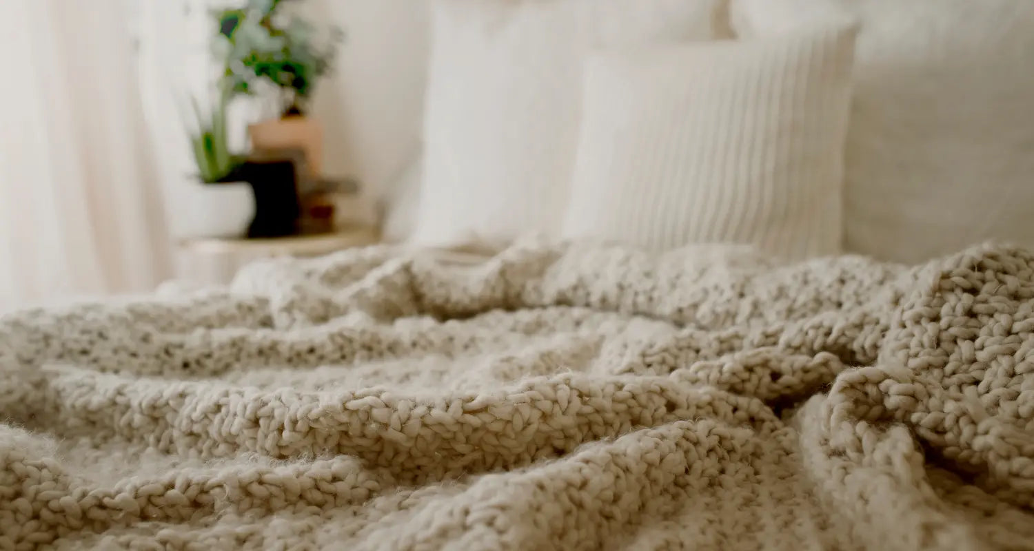 Throws vs. Blankets: Understanding the Differences and Choosing the Perfect Cozy Companion - Blunique