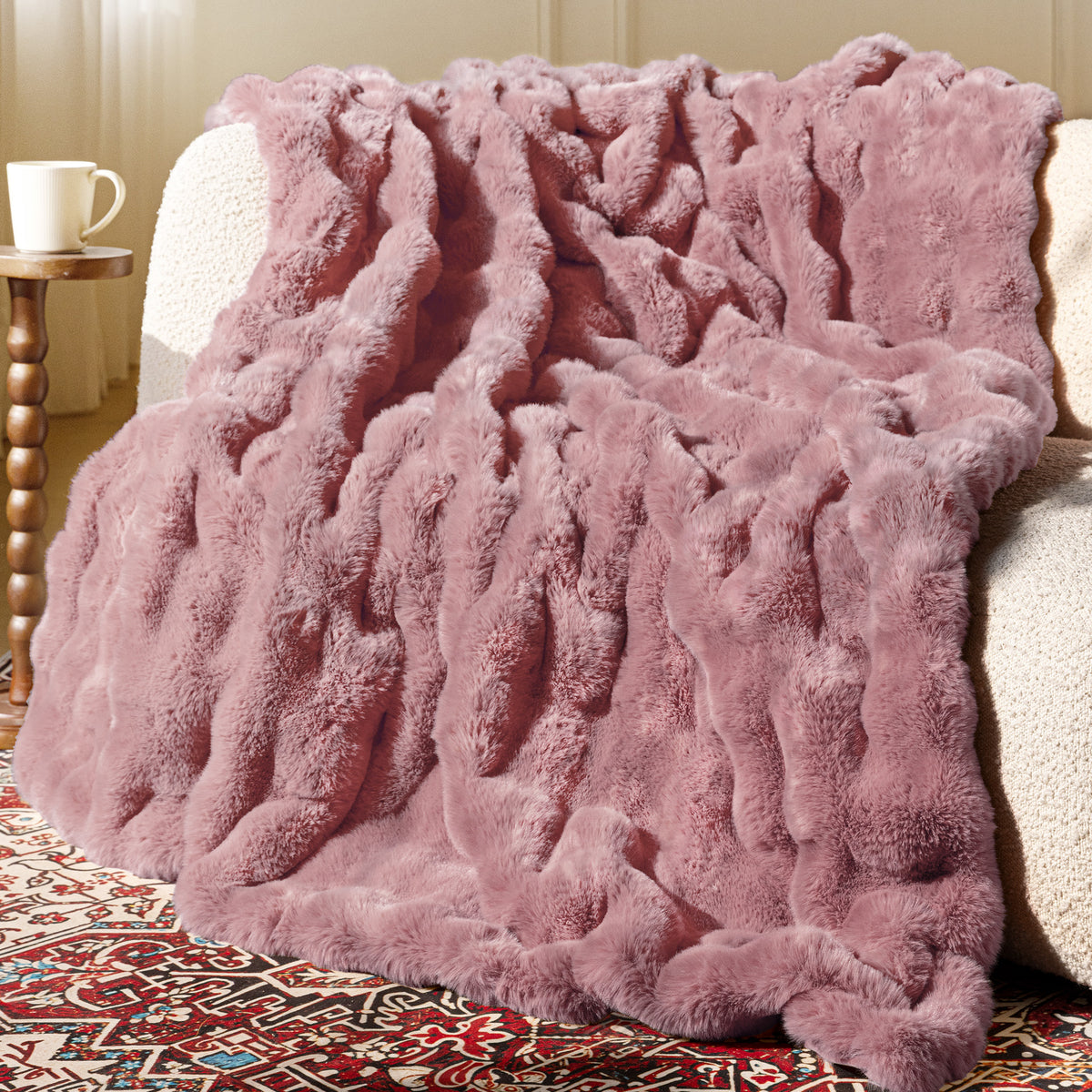 blunique - Premium Faux Fur Bubble Throw & Blanket