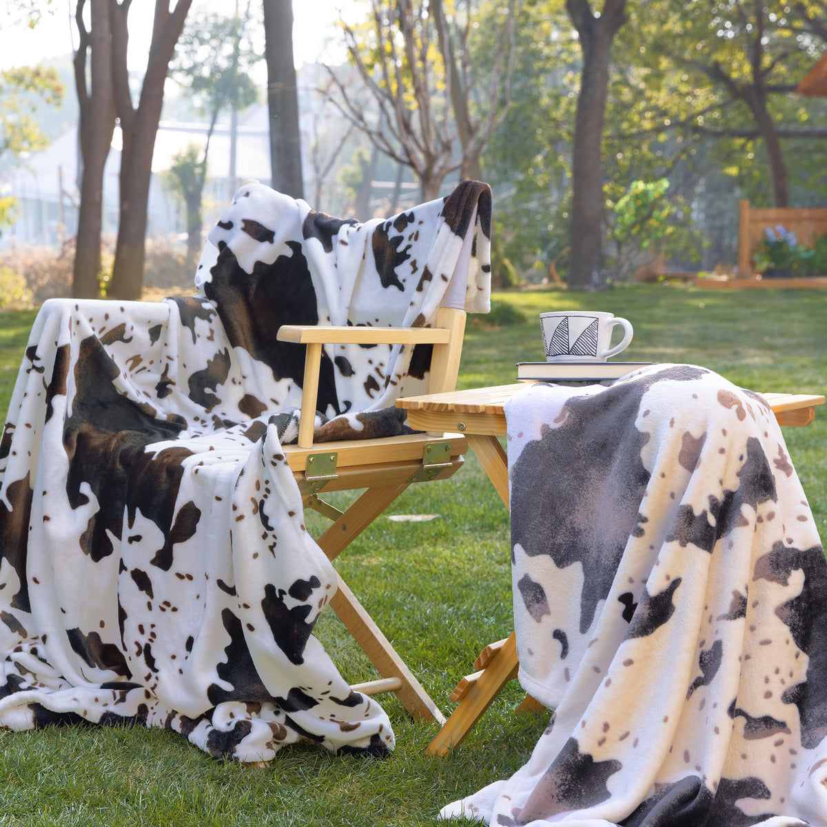 blunique - Cozy Cow Print Non-Shedding Fleece Blanket