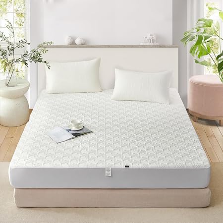 blunique - Waterproof Mattress Pad (White Triangle)