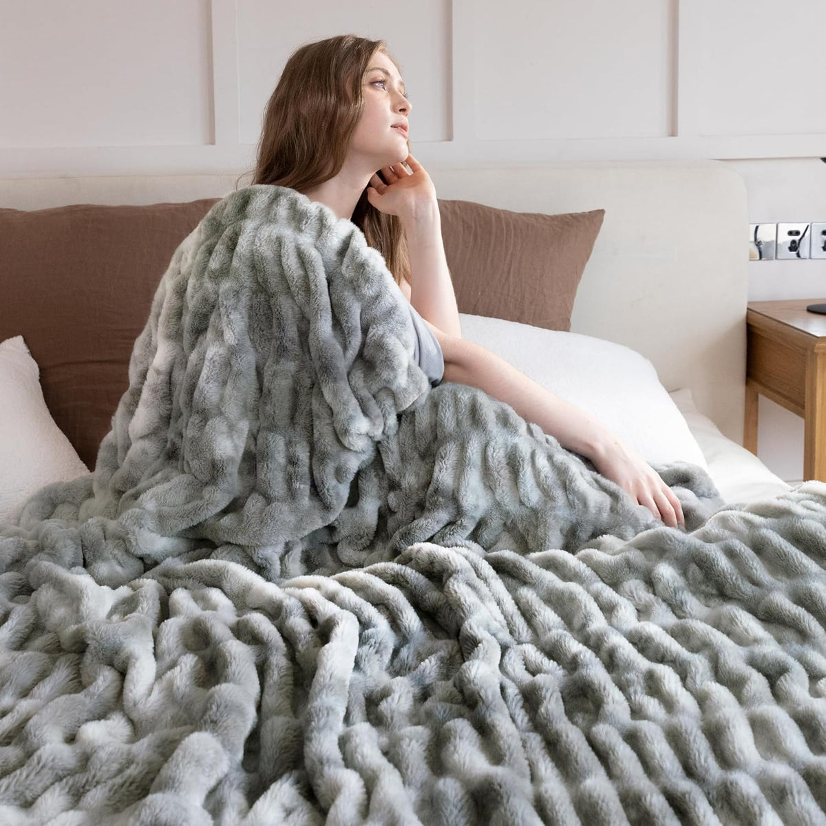 Faux Fur Blanket, Throw Blanket for Couch, Fluffy Blanket with Stretch Ruched Design, Ultra Soft Giftable Home Decor, 50x60 inches, Tie-Dyed in Khaki
