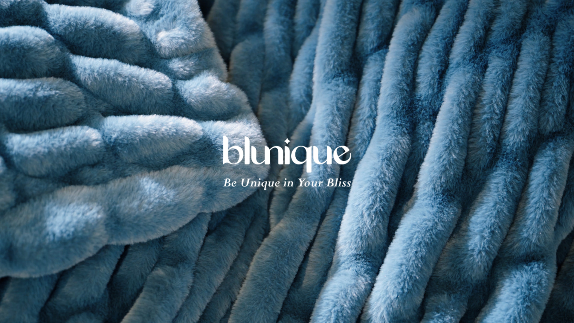 Ruched dual-sided Elastic Bunny faux fur throw blanket